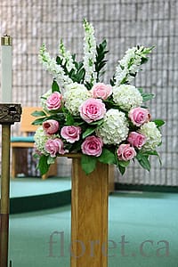 Wedding Flowers At The Church Of The Good Shepherd Wedding Flowers At The Church Of The Good Shepherd | Floret.ca
