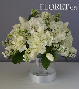 white_spring_centerpiece1 Centerpiece of Classic White Spring Flowers